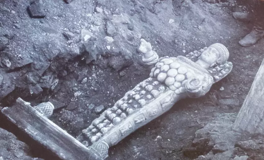 The Moment of Discovery of the Beautiful Artemis in Prytaneion of Ephesus